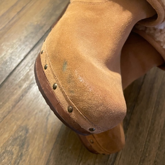 UGG Lynnea Stud Shearling Lined Clog Tan Leather Heel Ankle Boots Size 6 Boho - Picture 12 of 16